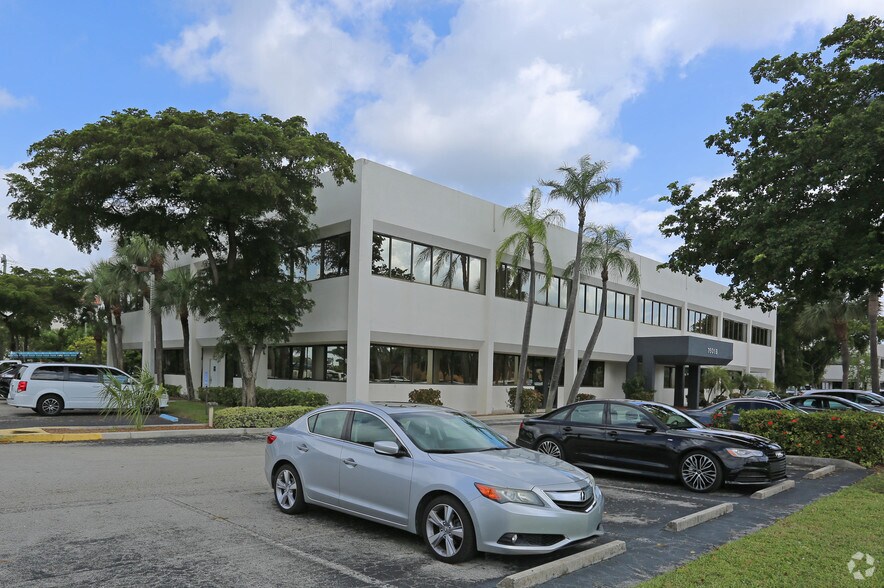More Photos Of 7601 N Federal Hwy, Boca Raton Office For Lease