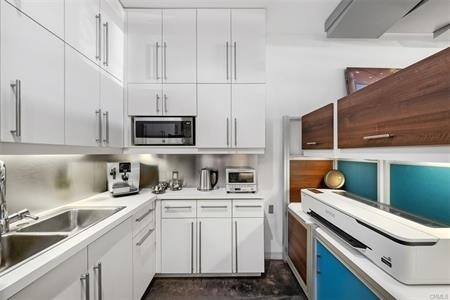 More Photos Of 123 Richmond St, El Segundo Storefront Retail Residential For Lease