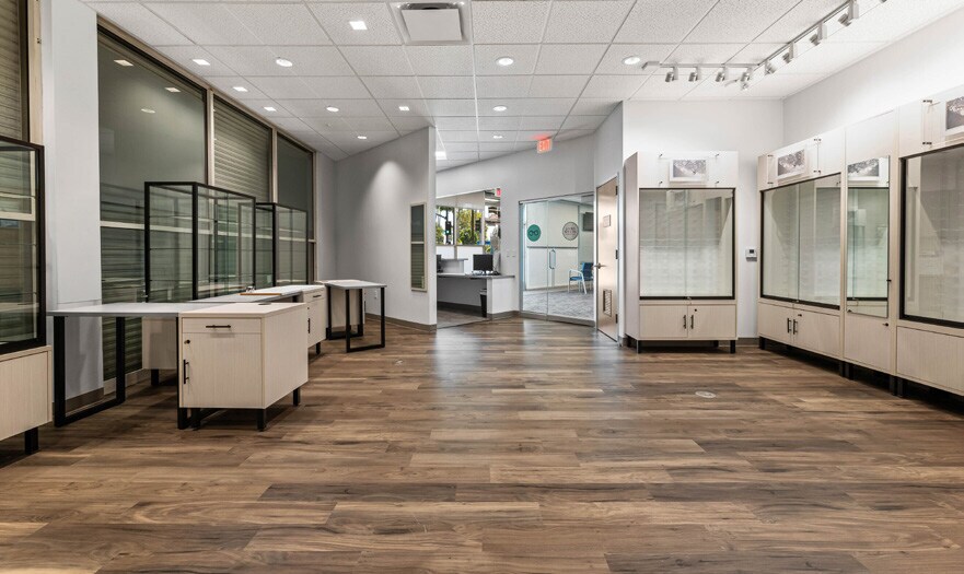 More Photos Of 18300 Sherman Way, Reseda Storefront For Sale