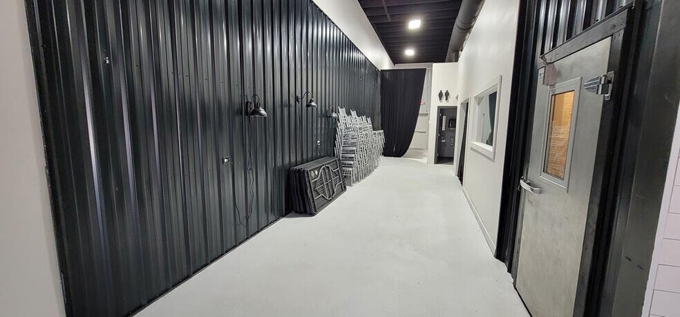 More Photos Of 218 N Main St, Beaver Dam General Retail For Sale