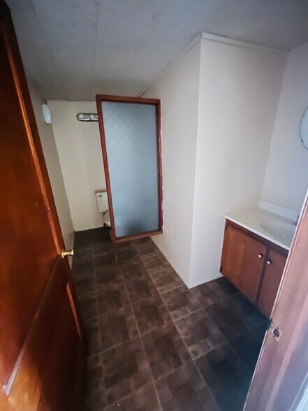 More Photos Of 104 W Walnut Ave, Seminole Religious Facility For Sale