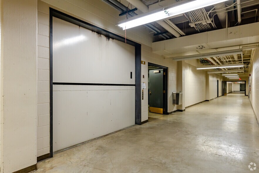 More Photos Of 801 W Rockton Rd, Rockton Research And Development For Sale