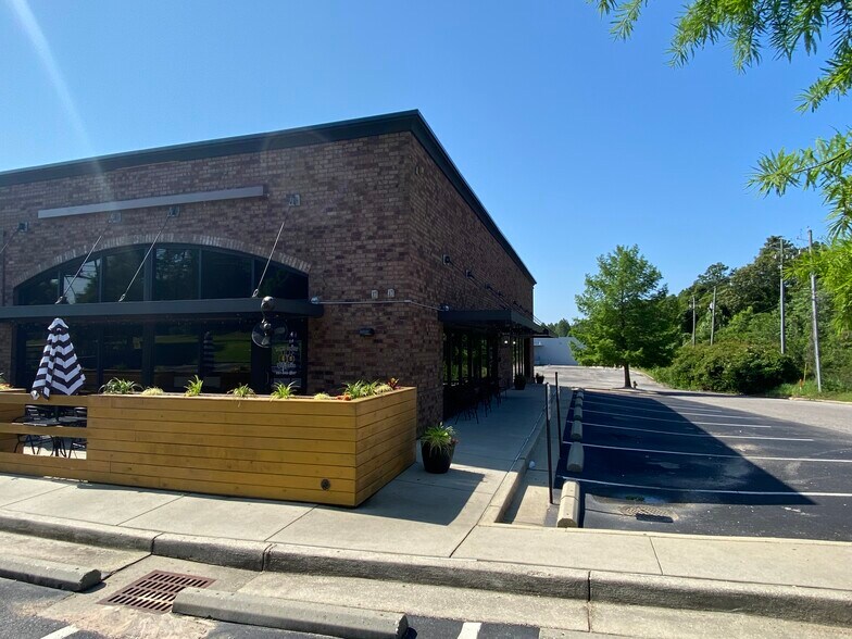 More Photos Of 7899 Cottage Hill Rd, Mobile Restaurant For Sale