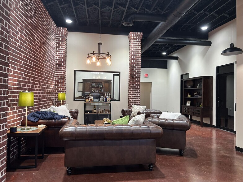 More Photos Of 3602 Navigation Blvd, Houston Freestanding For Sale