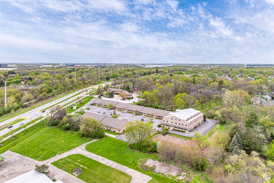 More Photos Of 29W110-29W140 Butterfield Rd, Warrenville Unknown For Lease