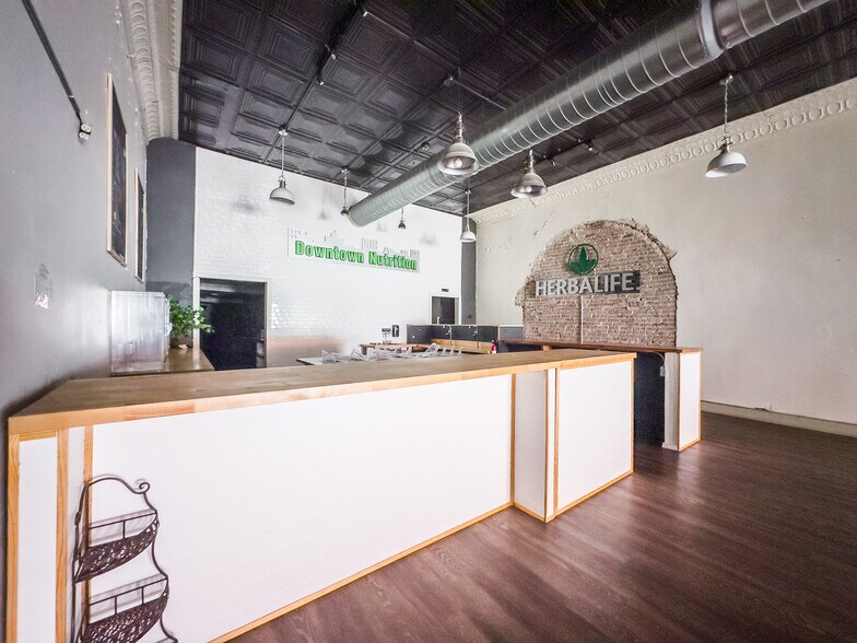 More Photos Of 122 E Choctaw Ave, Mcalester General Retail For Lease