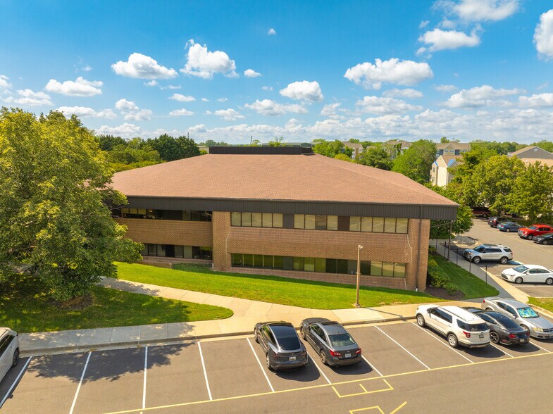 More Photos Of 560 Riverside Dr, Salisbury Medical For Sale