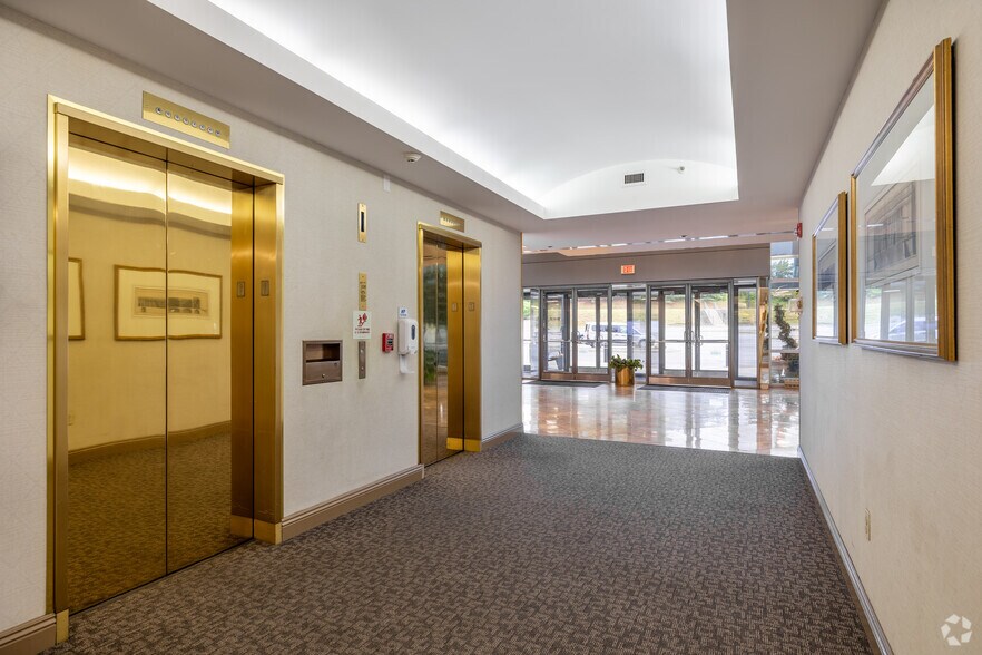 More Photos Of 1187 Thorn Run Rd, Moon Township Office For Sale
