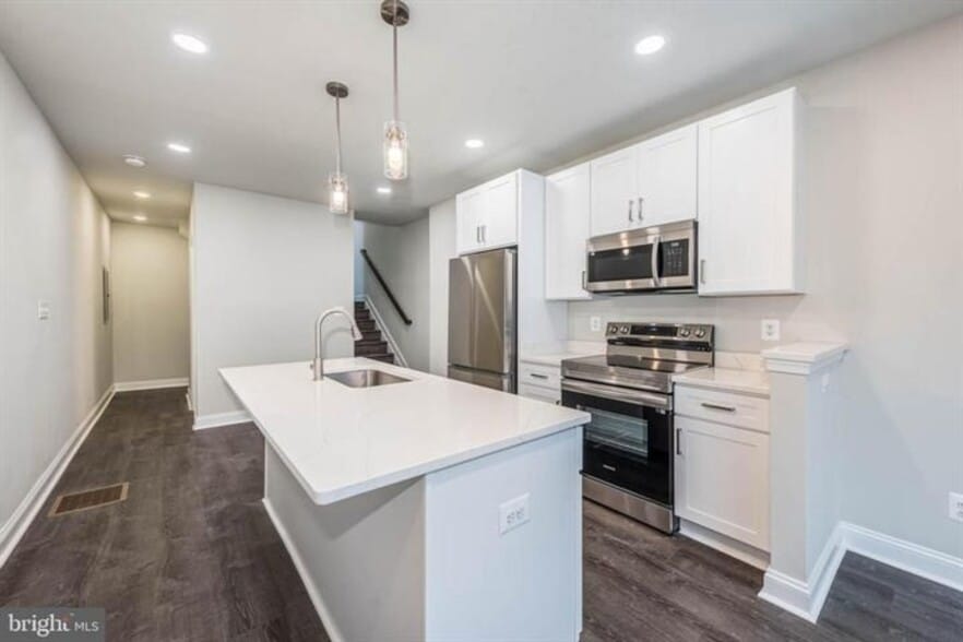 More Photos Of 400 N Patterson Park Ave, Baltimore Flex For Sale