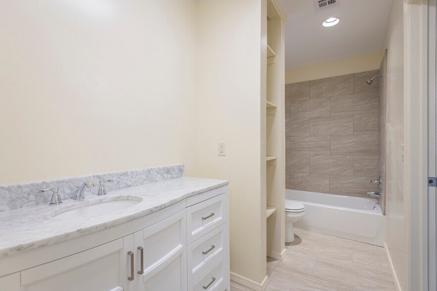 More Photos Of 735 NW 30th St, Oklahoma City Apartments For Sale