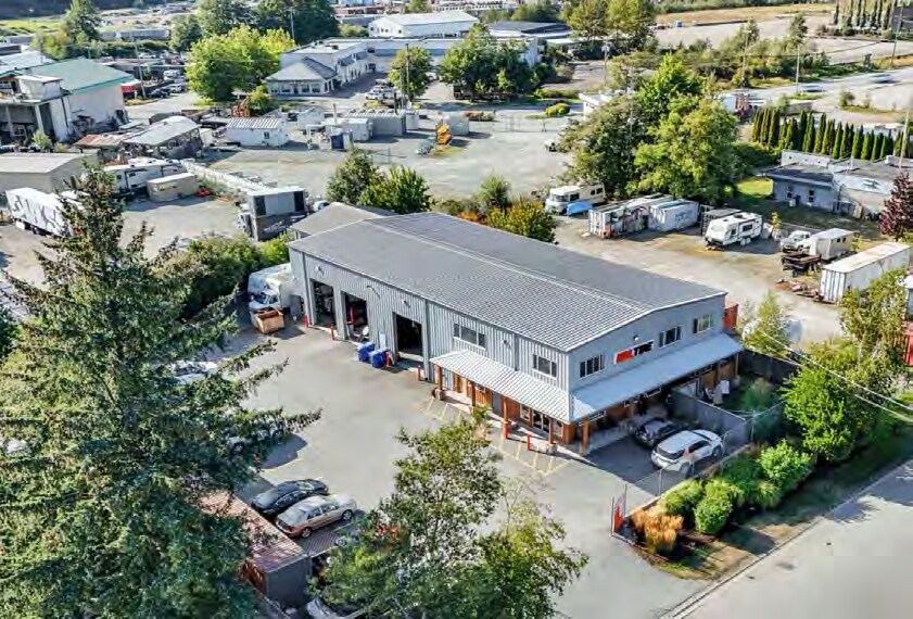 More Photos Of 38925 Production Way, Squamish Auto Repair For Sale