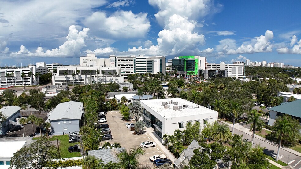 More Photos Of 2068 Hawthorne St, Sarasota Medical For Lease