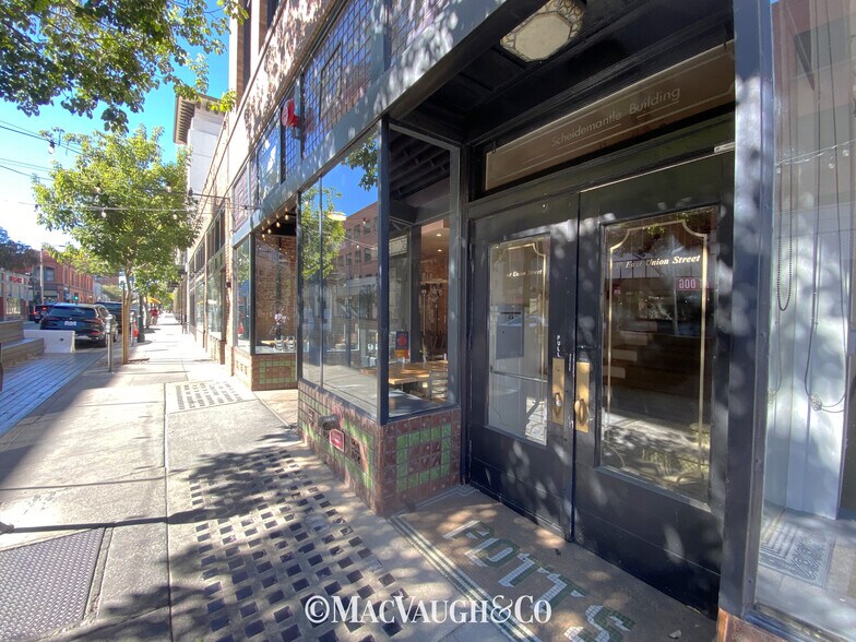 More Photos Of 33-37 E Union St, Pasadena Restaurant For Lease