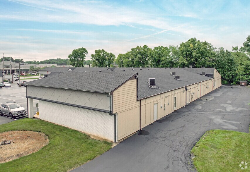 More Photos Of 3001-3031 Meridian Meadows Rd, Greenwood Unknown For Lease