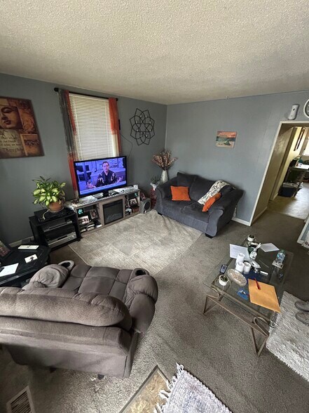 More Photos Of 983 26th St, Des Moines Multifamily For Sale