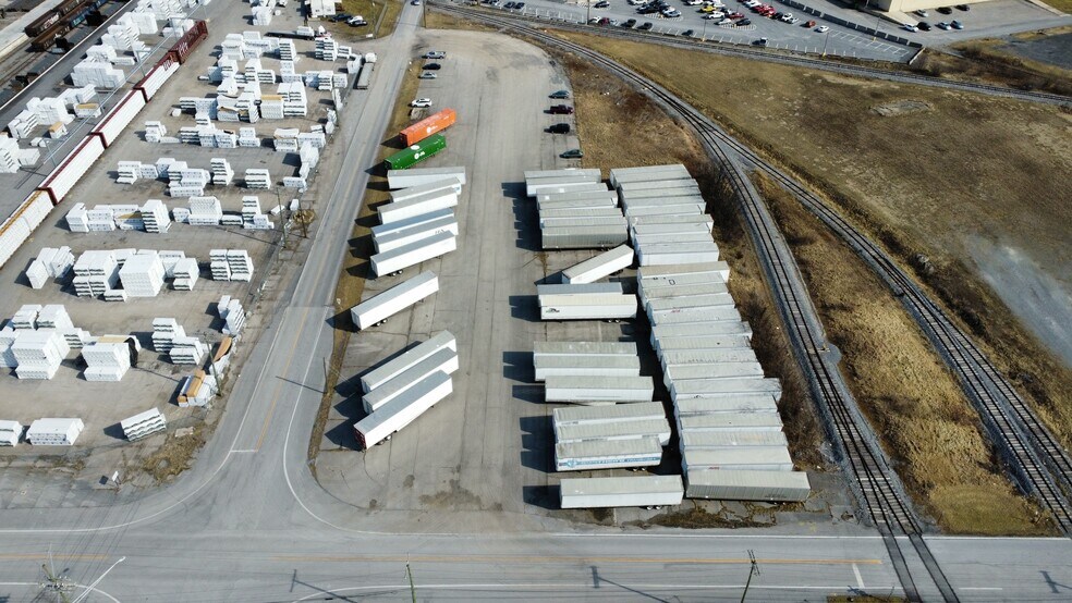 More Photos Of 1050 Superior Ave, Chambersburg Distribution For Sale