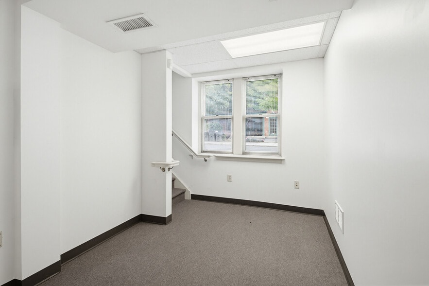 More Photos Of 171 E King St, Lancaster Loft Creative Space For Sale