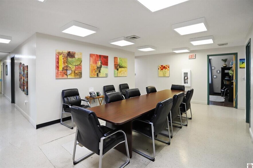 More Photos Of 145 Vine St, Benton Medical For Sale