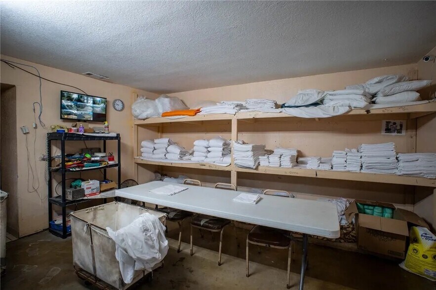 More Photos Of 520 S Jackson St, Jacksonville Hotel For Sale