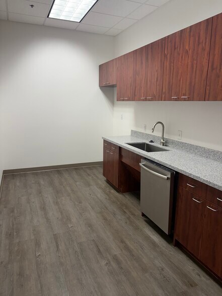 More Photos Of 17721 Rogers Ranch Pky, San Antonio Office For Lease