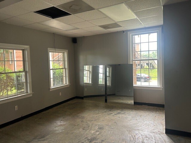 More Photos Of 2562 Anderson Hwy, Powhatan Freestanding For Lease