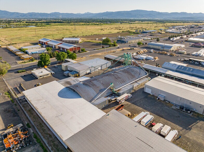 More Photos Of 1385 Antelope Rd, White City Manufacturing For Lease