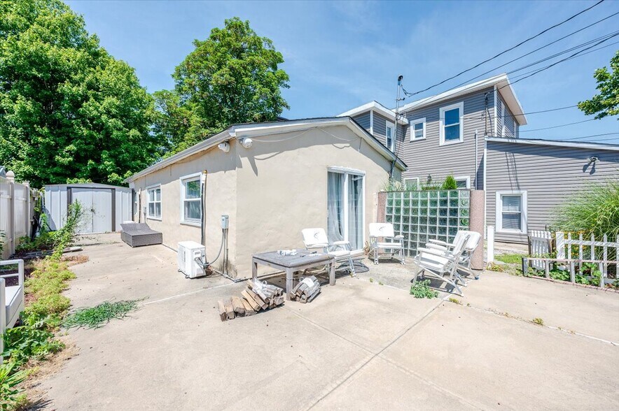 More Photos Of 87-89 City Island Ave, Bronx Apartments For Sale