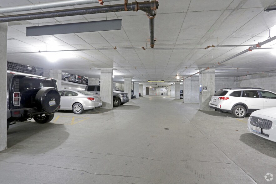 More Photos Of 555 W Kinzie St, Chicago Apartments For Lease