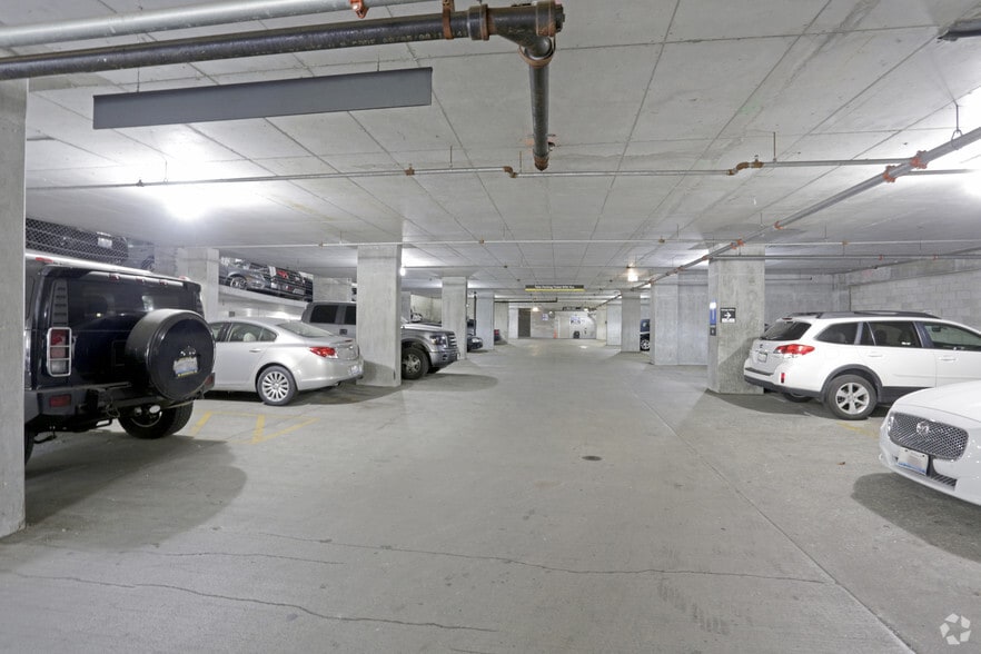 More Photos Of 555 W Kinzie St, Chicago Multifamily For Sale