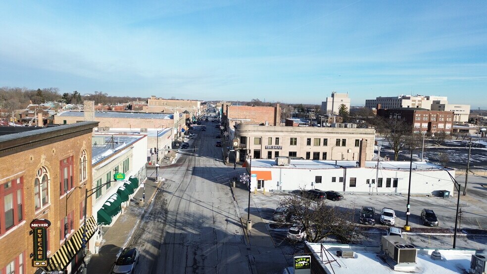 More Photos Of 13102 S Western Ave, Blue Island Apartments For Lease
