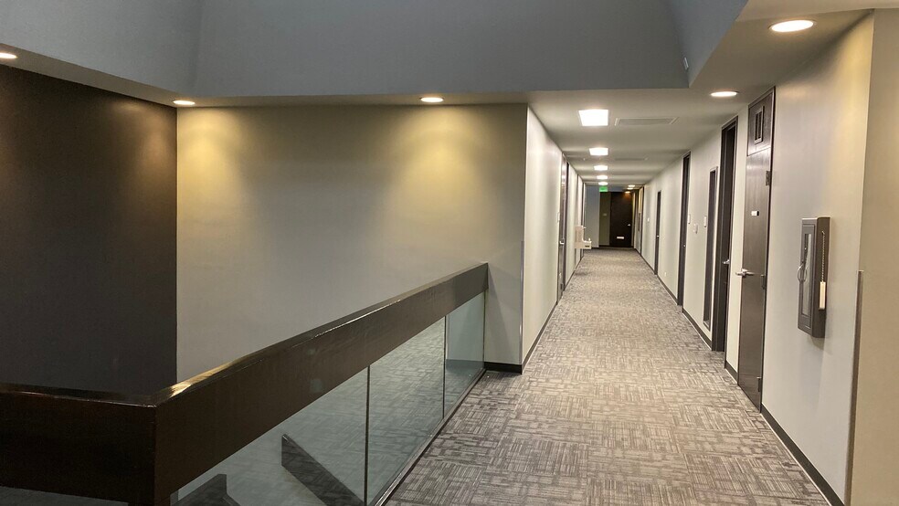 More Photos Of 6851 S Holly Cir, Centennial Office For Lease