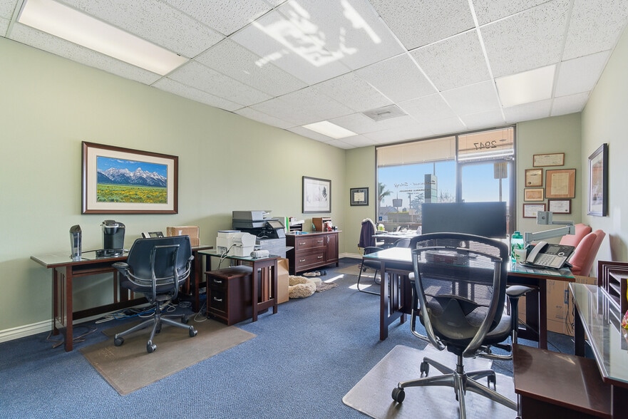 More Photos Of 2943-2947 Foothill Blvd, La Crescenta Medical For Lease