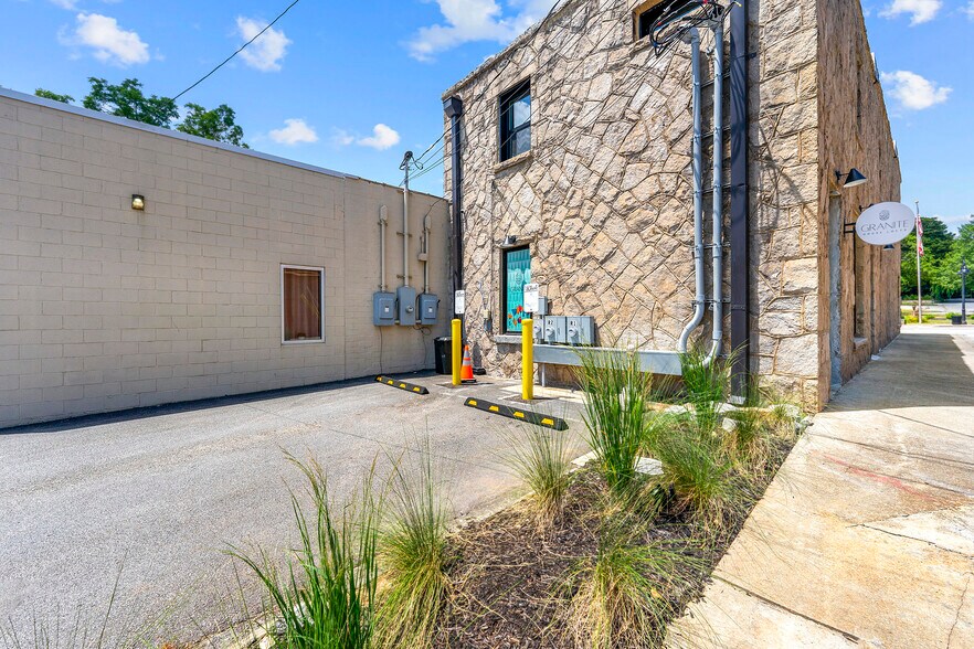 More Photos Of 929 Main St, Stone Mountain Restaurant For Lease