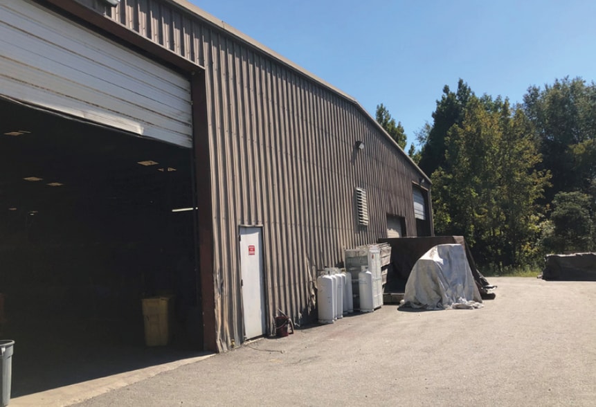 More Photos Of 3360 Business Cir, Charleston Warehouse For Lease