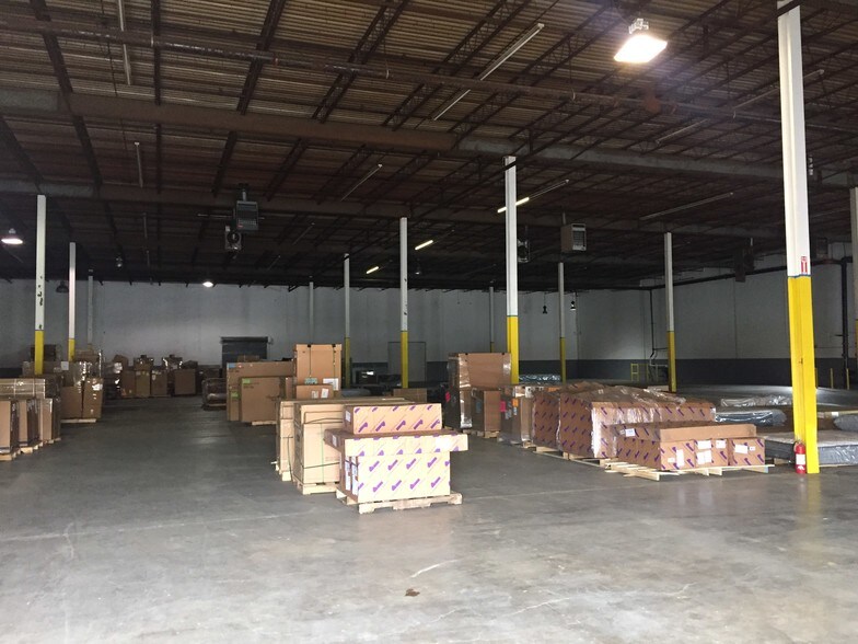 More Photos Of 4242 Bf Goodrich Blvd, Memphis Warehouse For Lease
