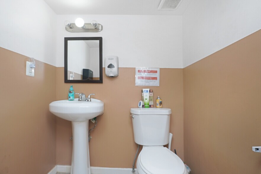 More Photos Of 11 Olympia Blvd, Staten Island Storefront Retail Residential For Lease