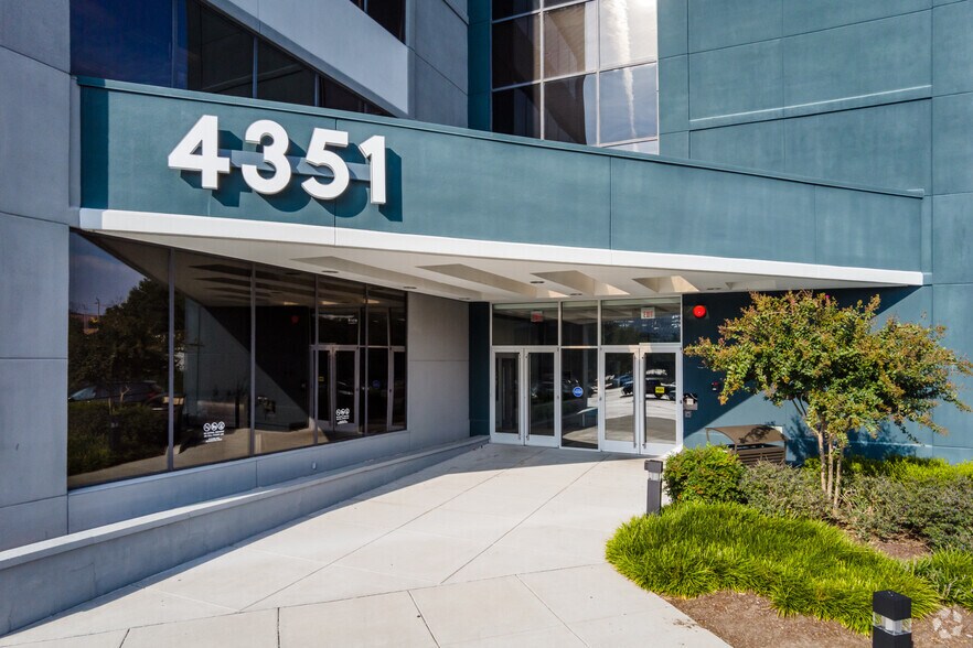 More Photos Of 4351 Garden City Dr, Landover Office For Lease