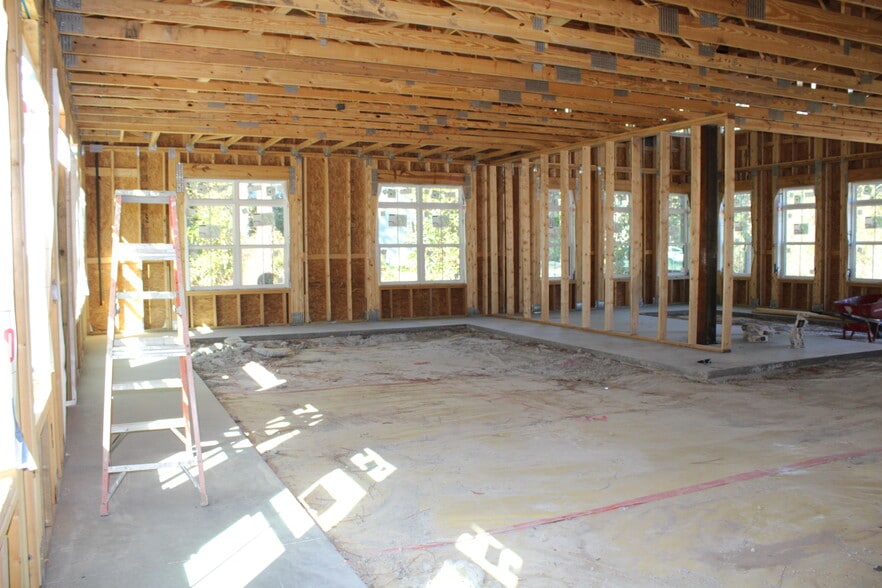 More Photos Of 603 W 5th North St, Summerville Office For Lease