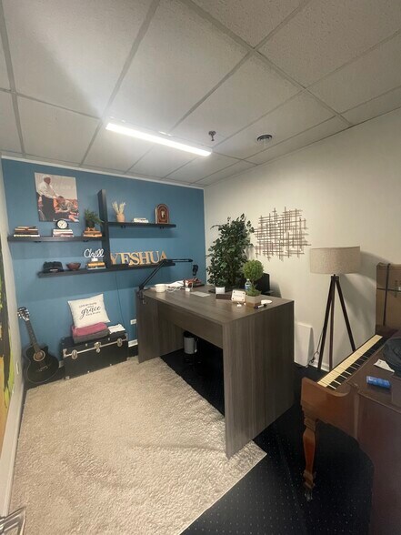 More Photos Of 17716 Oak Park Ave, Tinley Park Office For Sale