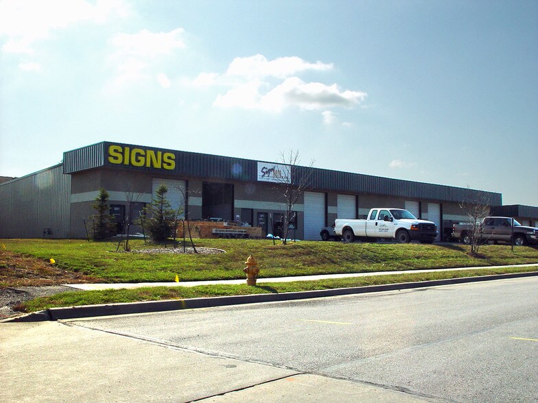 More Photos Of 841-881 E Warren St, Gardner Warehouse For Lease