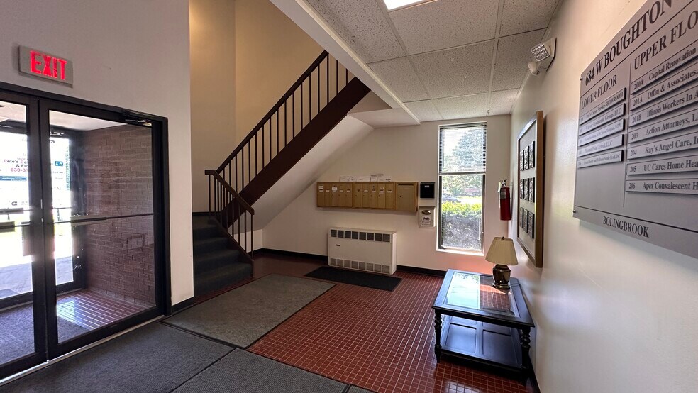 More Photos Of 684 W Boughton Rd, Bolingbrook Office For Lease