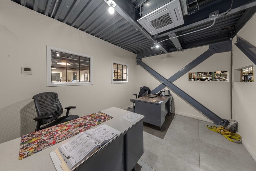 More Photos Of 3309 37th Ave, Long Island City Loft Creative Space For Sale