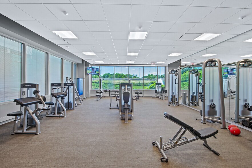 More Photos Of 3333 Finley Rd, Downers Grove Office For Lease