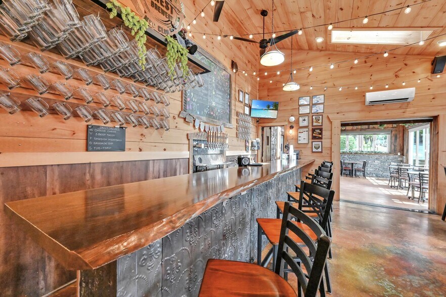 More Photos Of 301 W Main St, Ephrata Hospitality For Sale