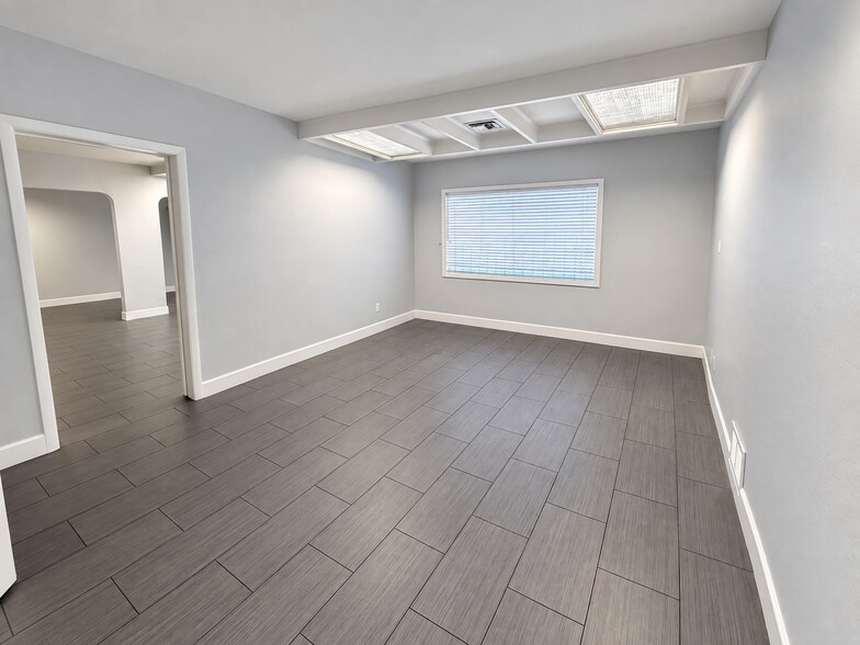 More Photos Of 205 E Osborn Rd, Phoenix Medical For Sale