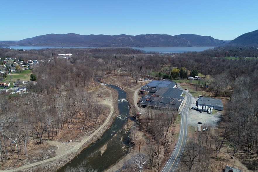 More Photos Of 112 Forge Hill Rd, New Windsor Township Warehouse For Lease