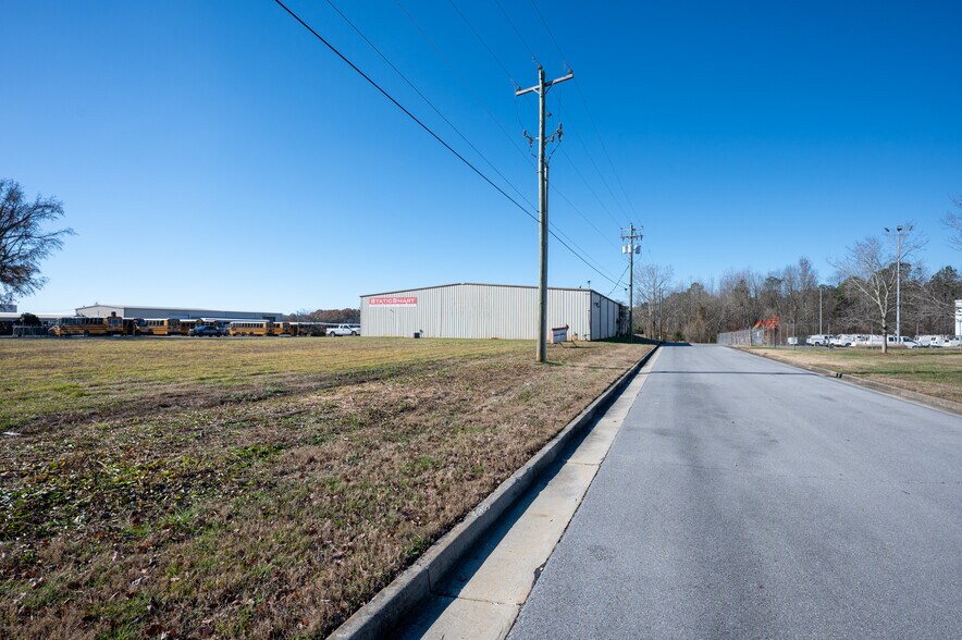 More Photos Of 1849 US-41, Calhoun Warehouse For Sale