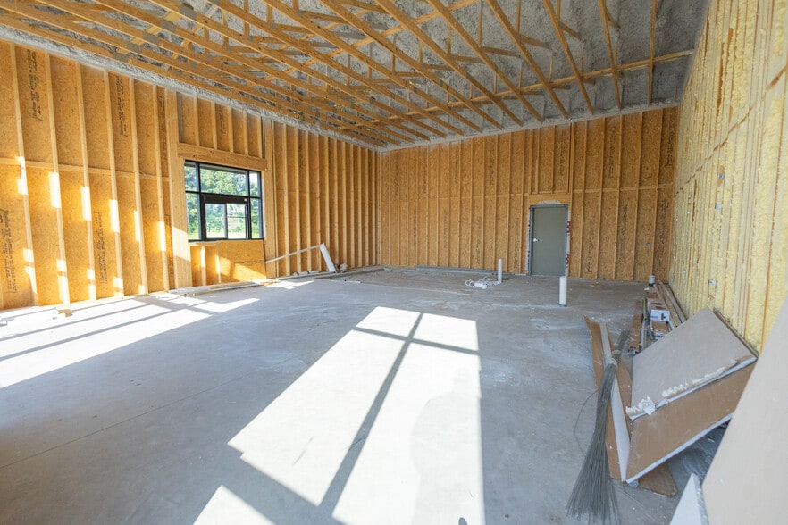 More Photos Of 241 Easy St, Greenville General Retail For Lease