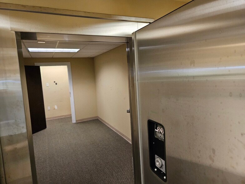 More Photos Of 16901 panama city beach Pky, Panama City Beach Medical For Sale
