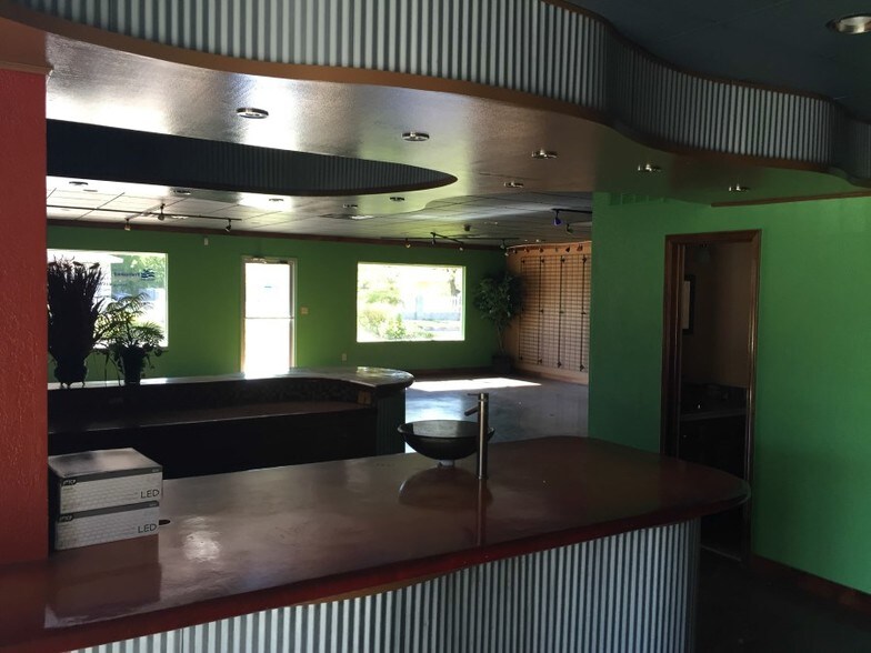 More Photos Of 1411 NW 33rd St, Lawton Flex For Lease